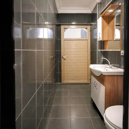 Yolo Hostel-2